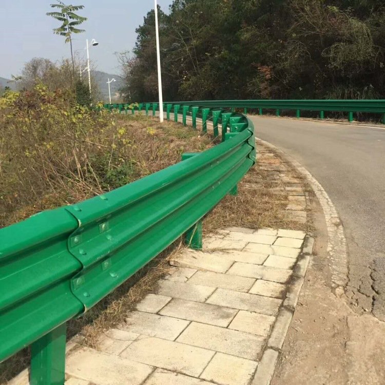 青海高速公路交通防護欄 波浪型護欄板廠家 二波鍍鋅波形護欄板