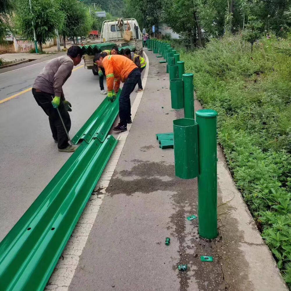 鄉村道路的安全守護者 CLCEY雙波鍍鋅噴塑波形護欄全面解析